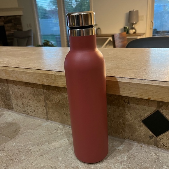 Skyline Hydro flask, 25 ounce wine bottle - Picture 3 of 4